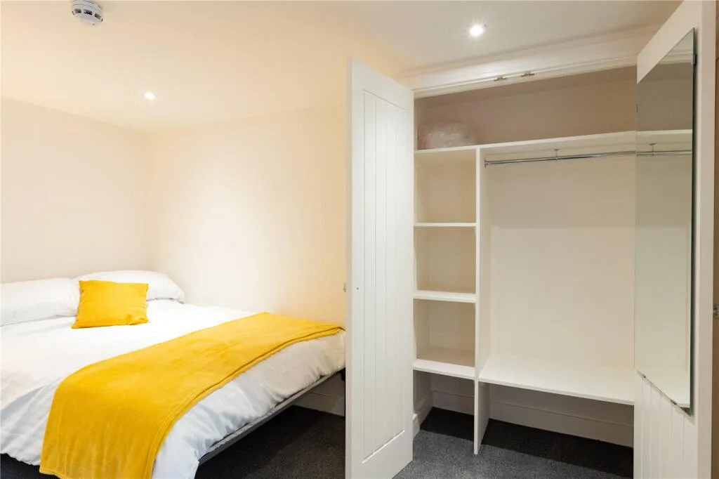 5 bedroom apartment for rent