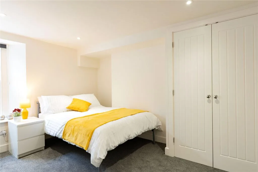 5 bedroom apartment for rent