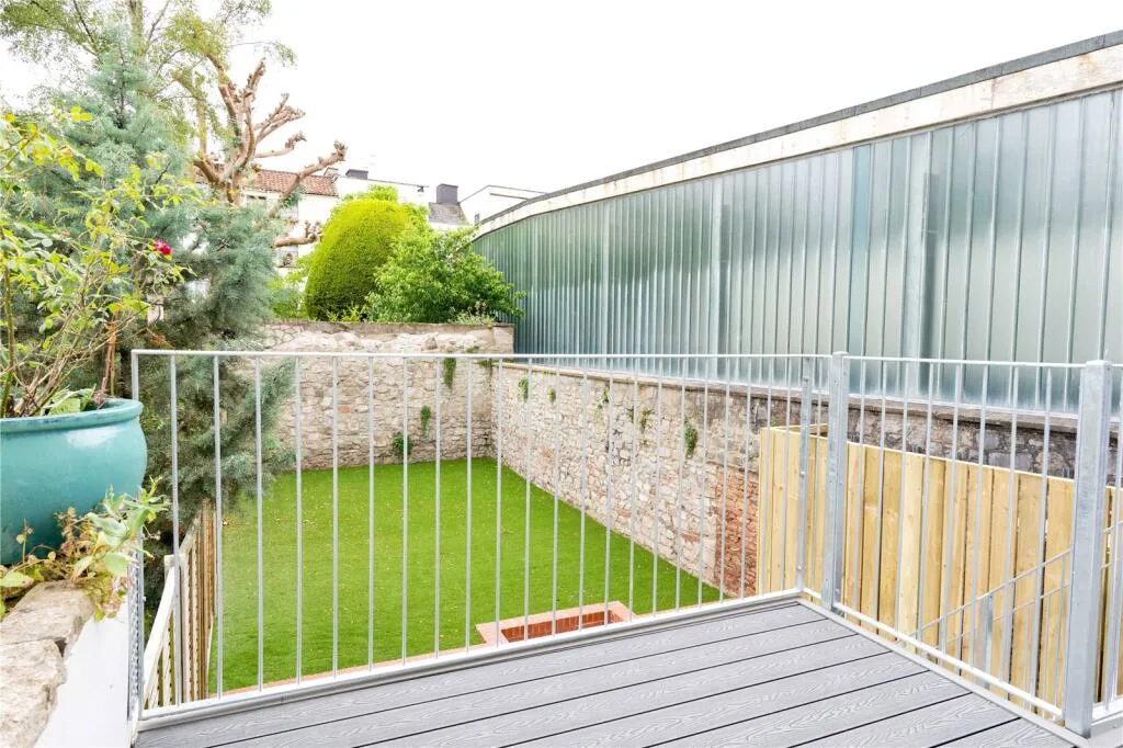 5 bedroom apartment for rent