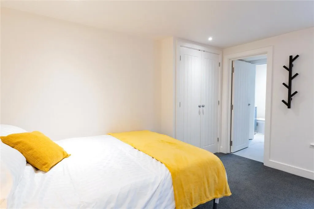 5 bedroom apartment for rent