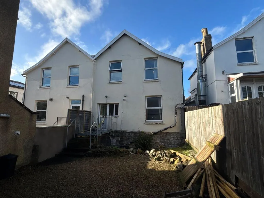 5 bedroom maisonette for rent