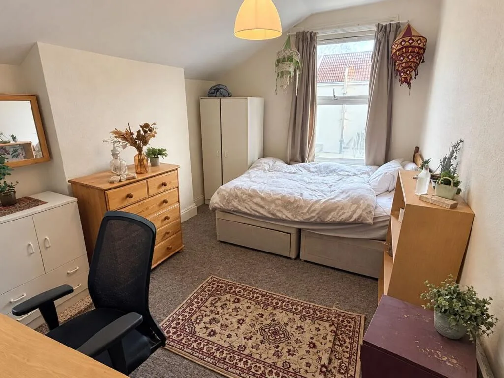 5 bedroom maisonette for rent
