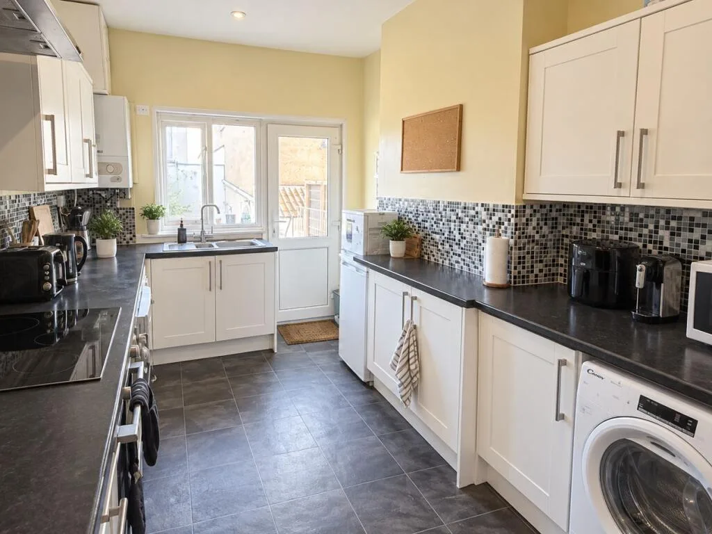 5 bedroom maisonette for rent