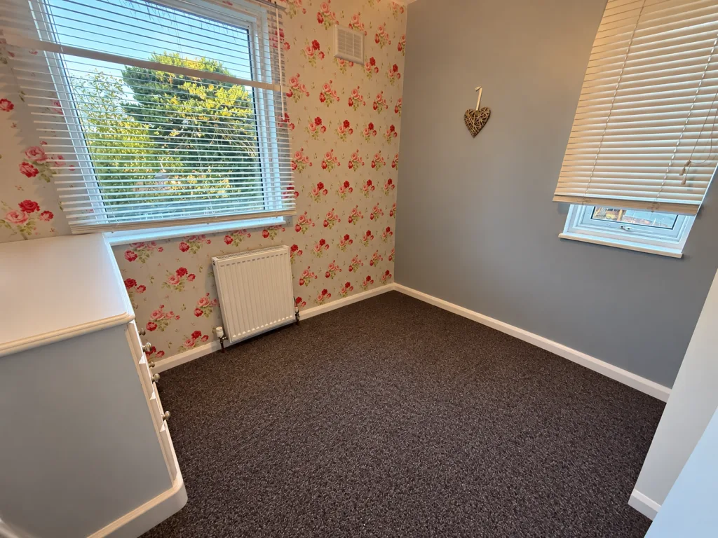 3 bedroom semi-detached house for rent