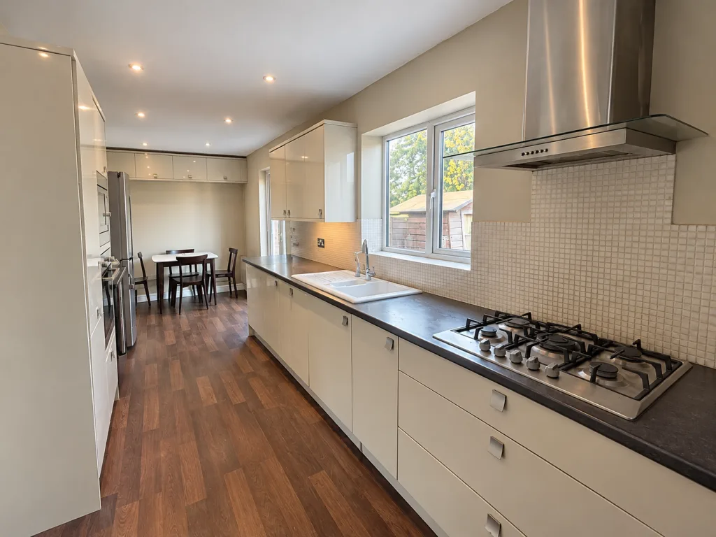 3 bedroom semi-detached house for rent