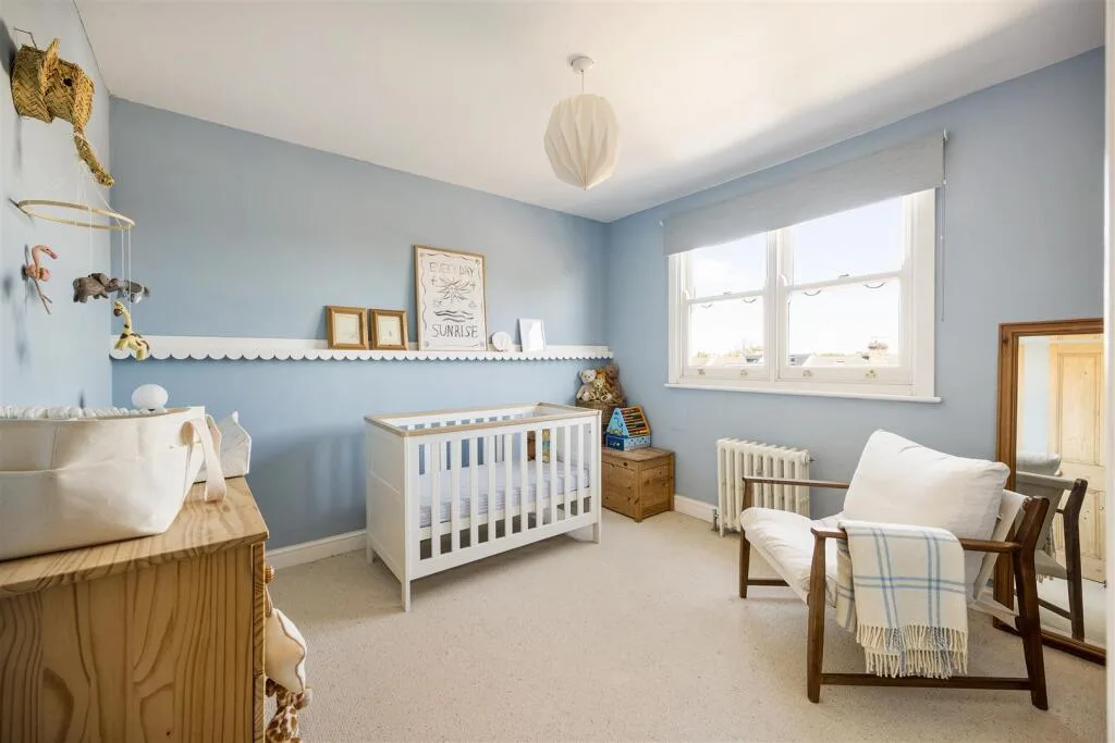2 bedroom maisonette for rent