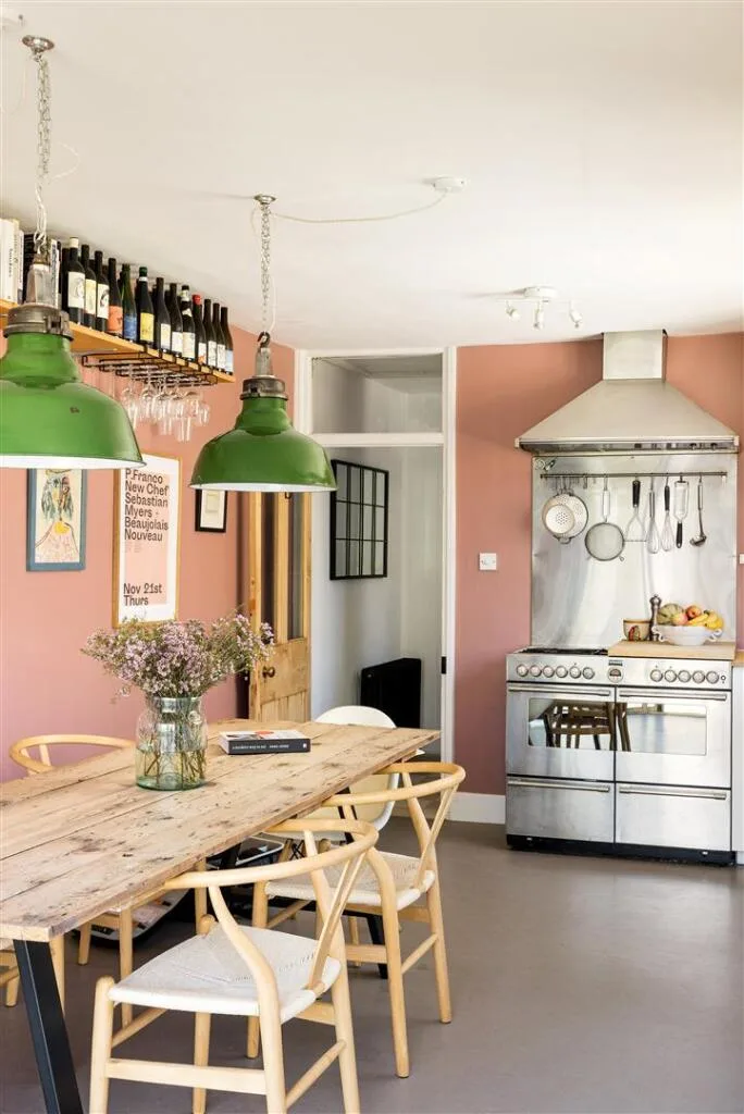 2 bedroom maisonette for rent
