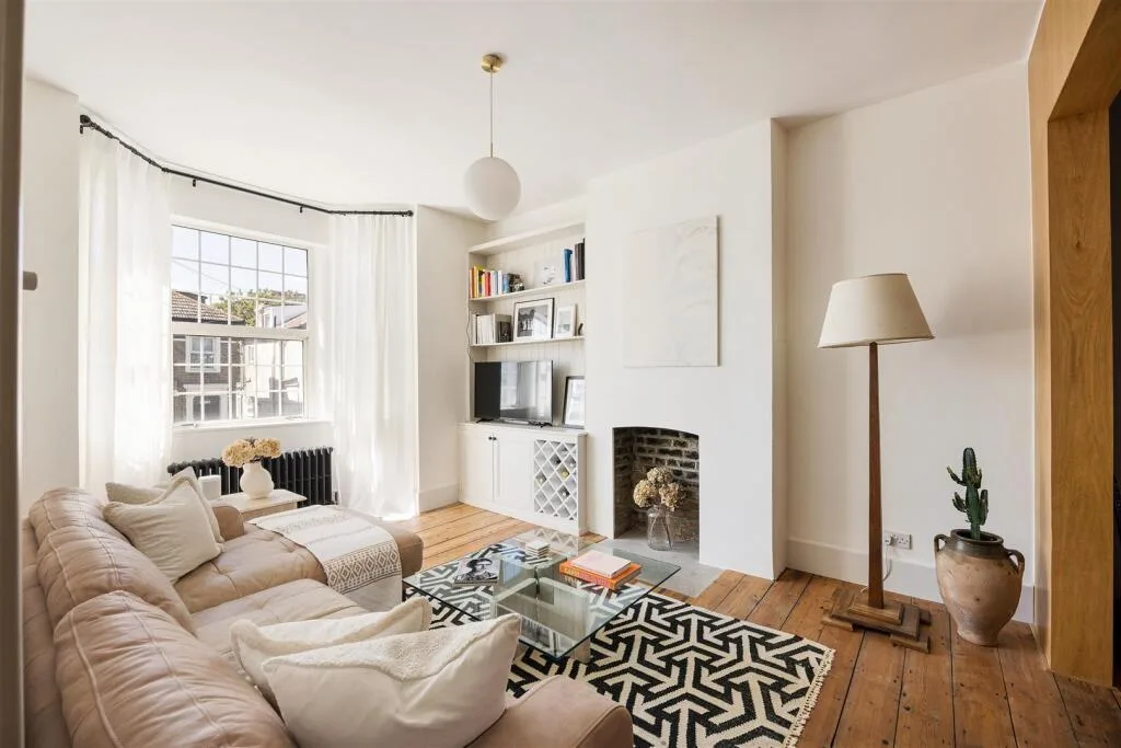 2 bedroom maisonette for rent