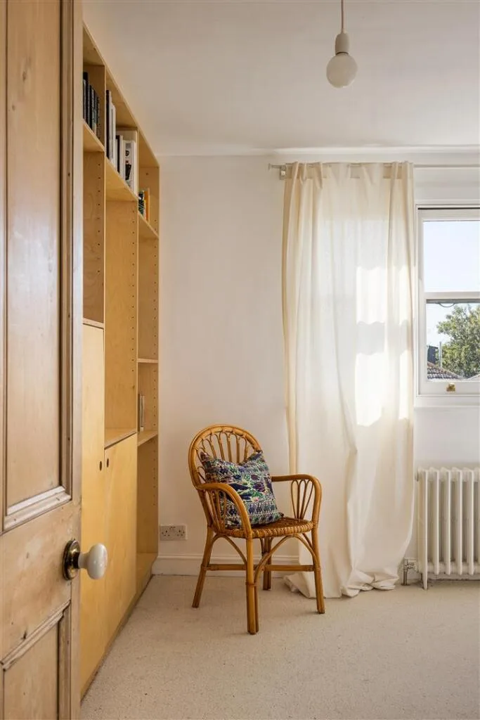 2 bedroom maisonette for rent