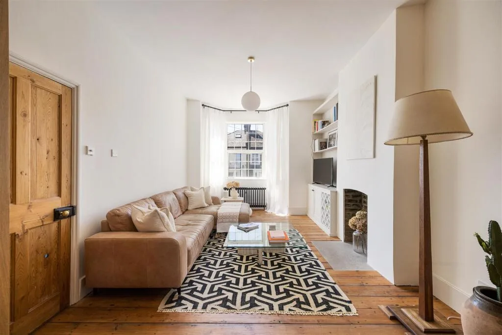 2 bedroom maisonette for rent