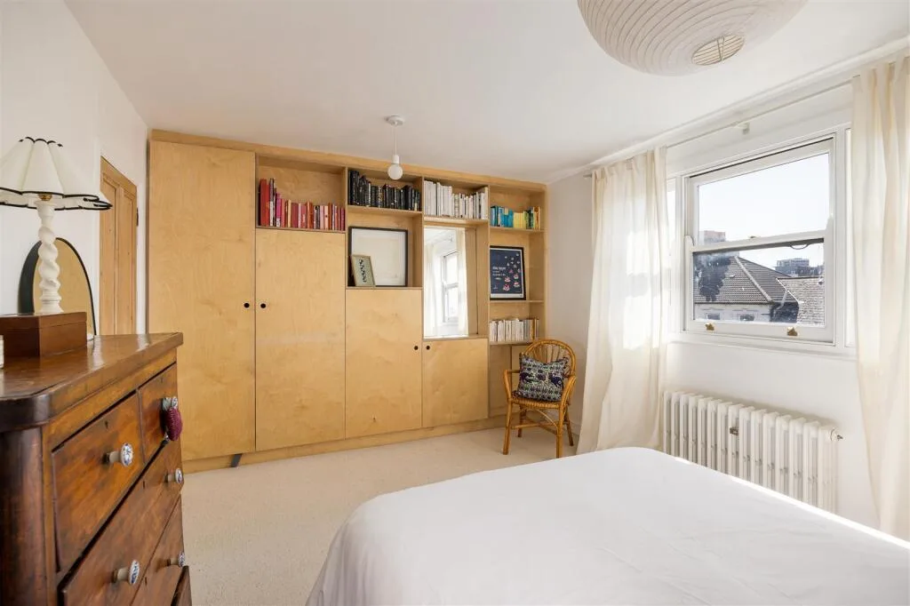 2 bedroom maisonette for rent
