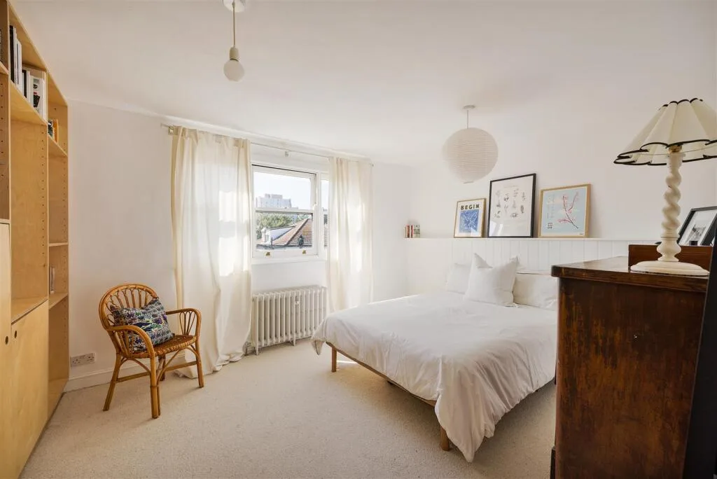 2 bedroom maisonette for rent