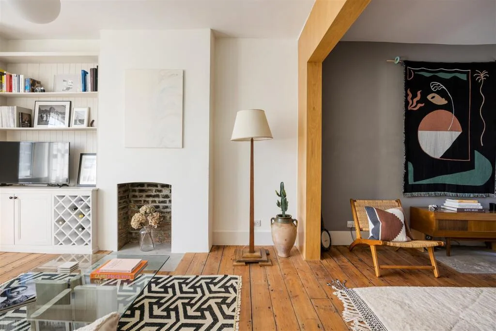 2 bedroom maisonette for rent