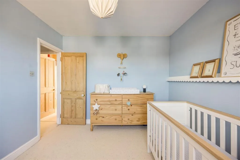 2 bedroom maisonette for rent