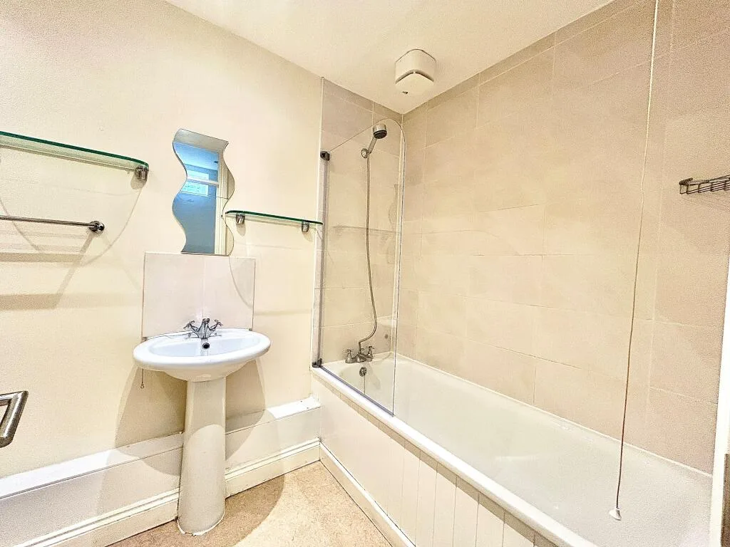 4 bedroom terraced house for rent