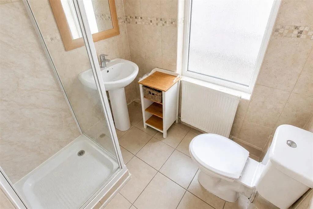 6 bedroom house for rent