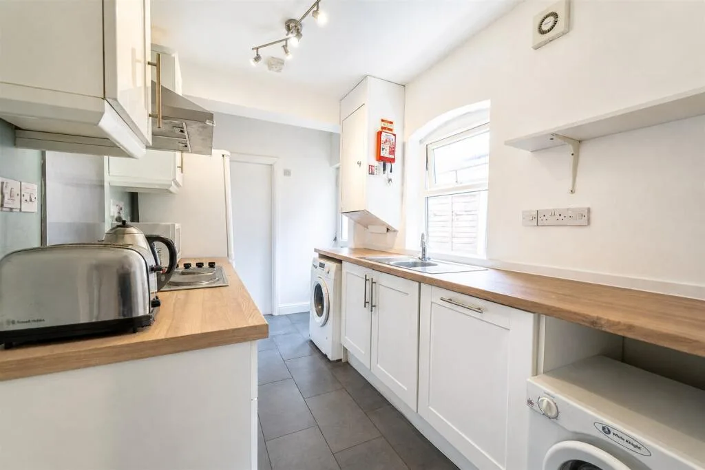 4 bedroom terraced house for rent