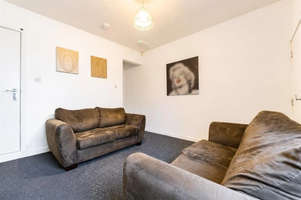 4 bedroom terraced house for rent