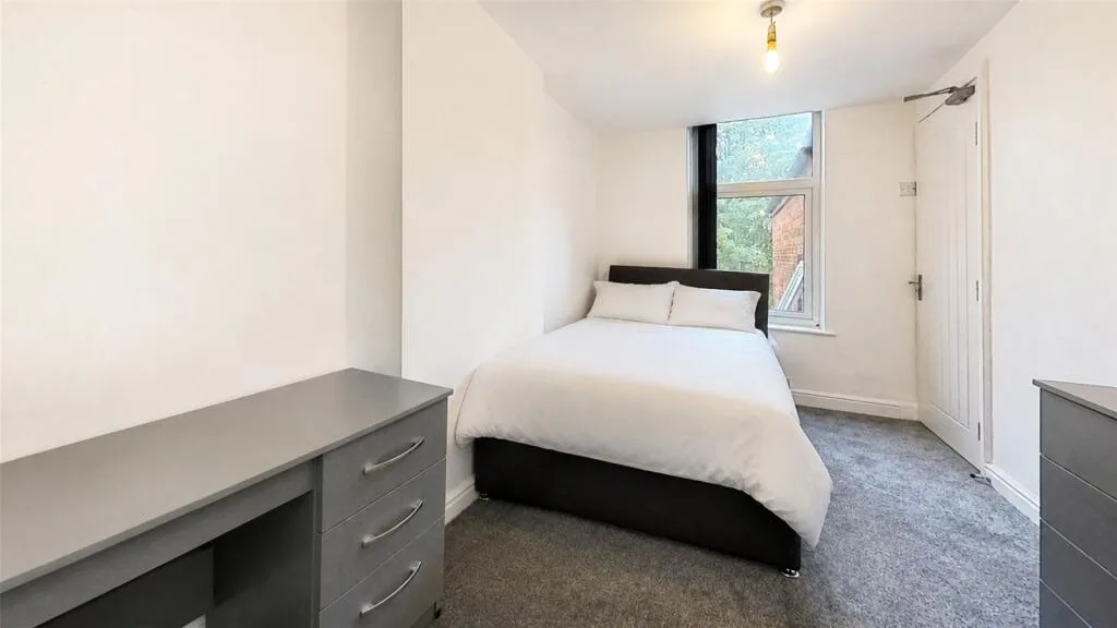 5 bedroom house for rent