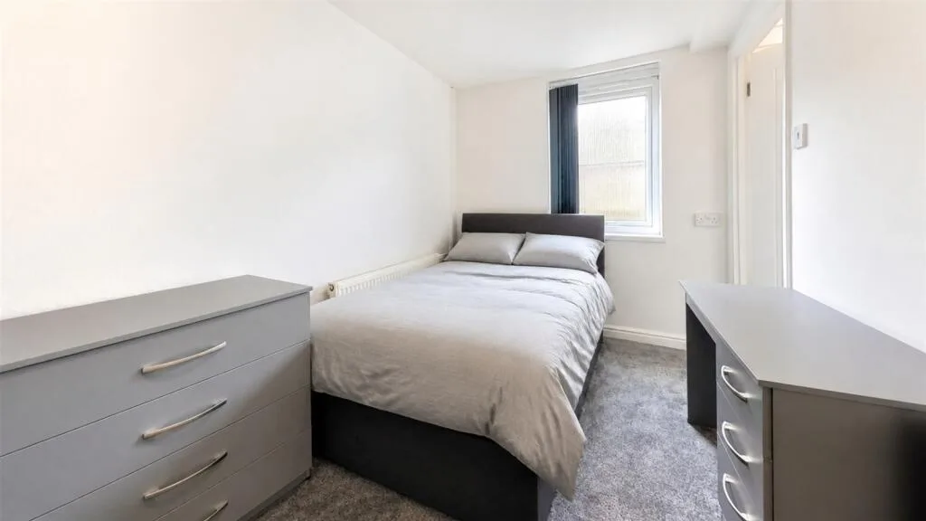 5 bedroom house for rent