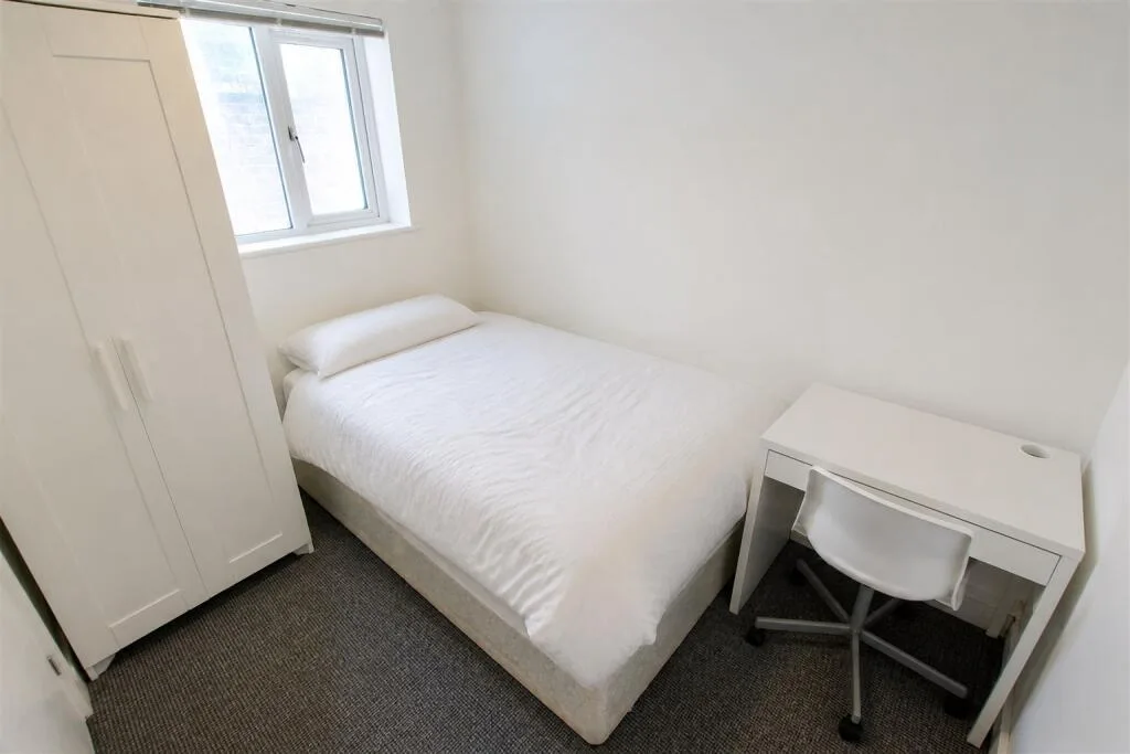 5 bedroom house for rent