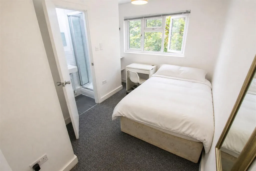 5 bedroom house for rent