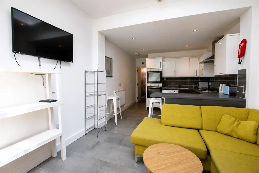 5 bedroom house for rent