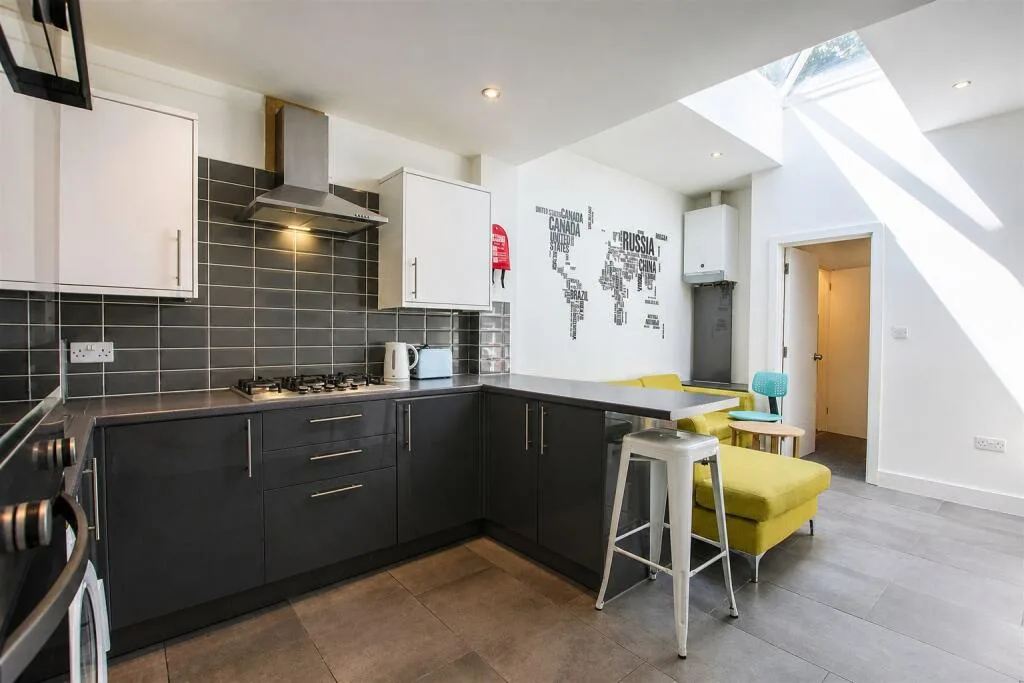 5 bedroom house for rent