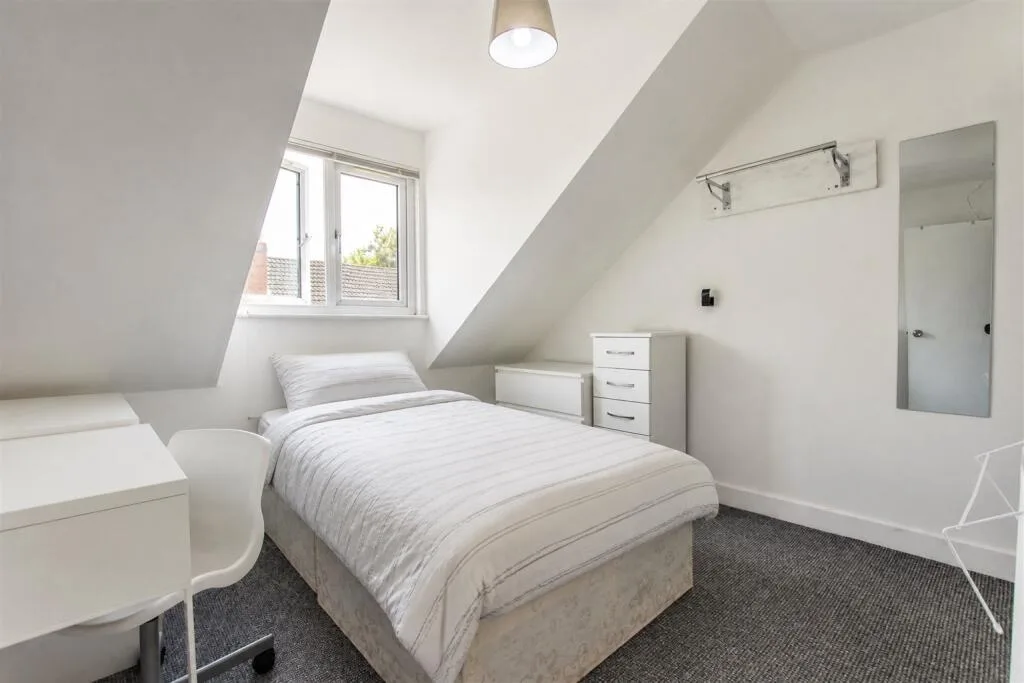 5 bedroom house for rent