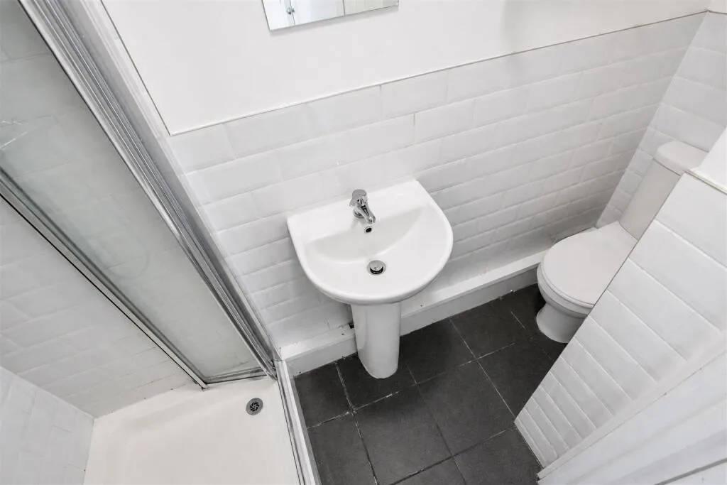 5 bedroom house for rent