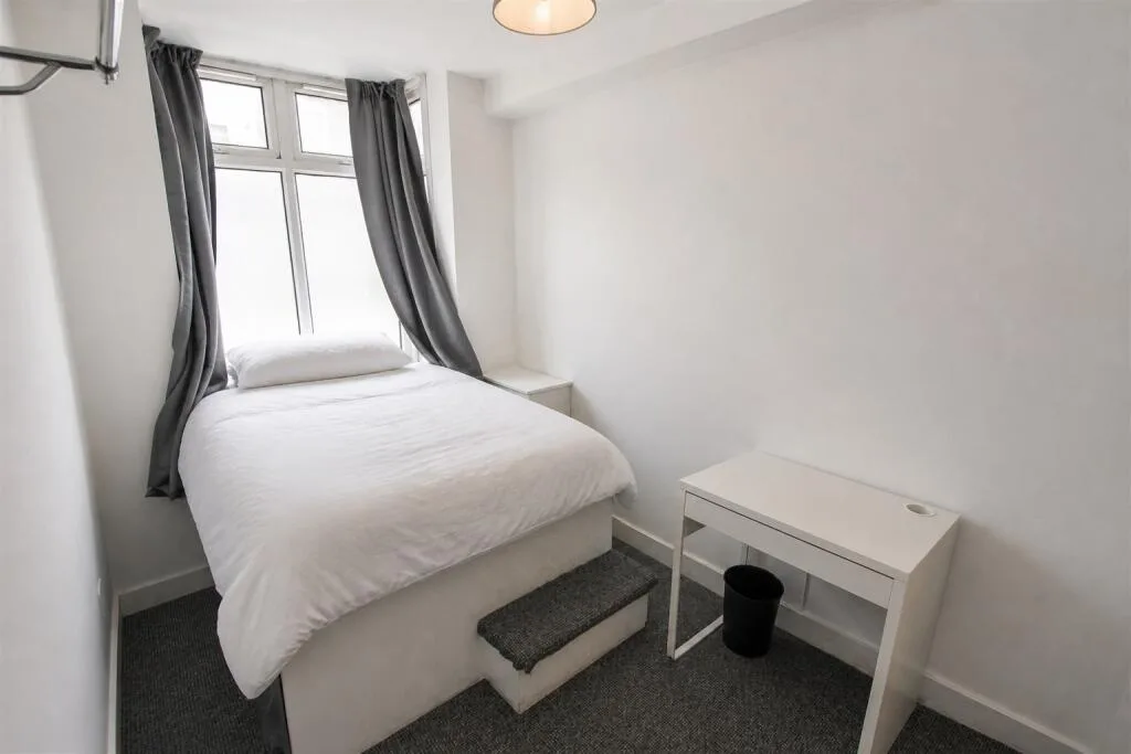 5 bedroom house for rent