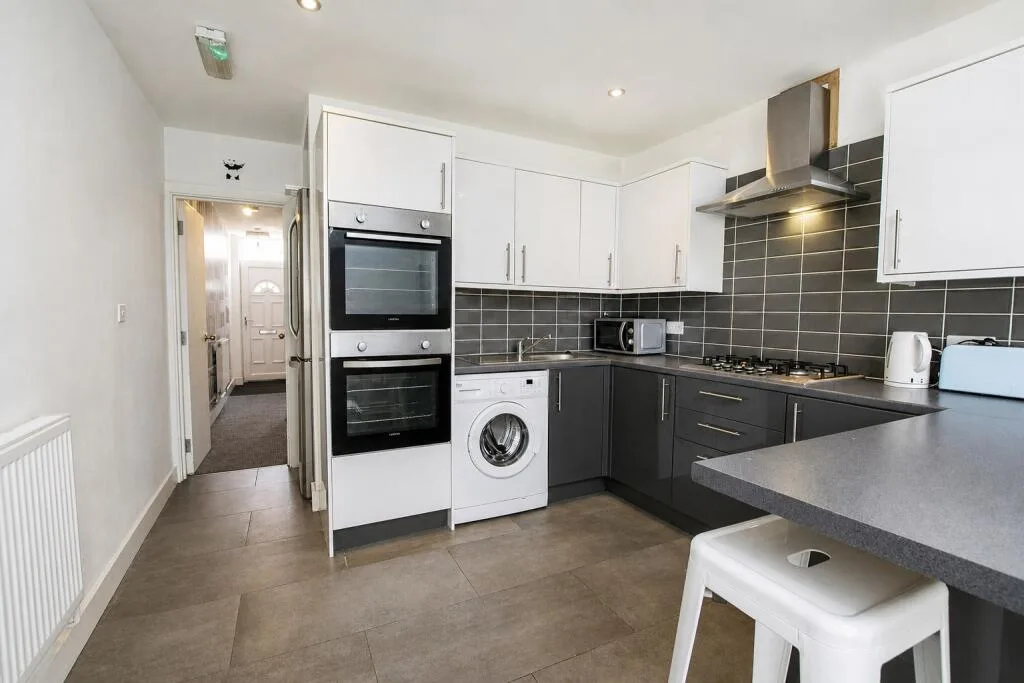 5 bedroom house for rent