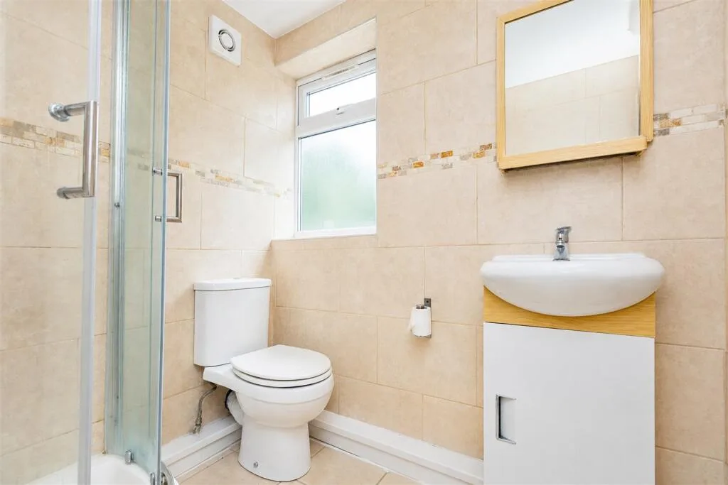 6 bedroom house for rent