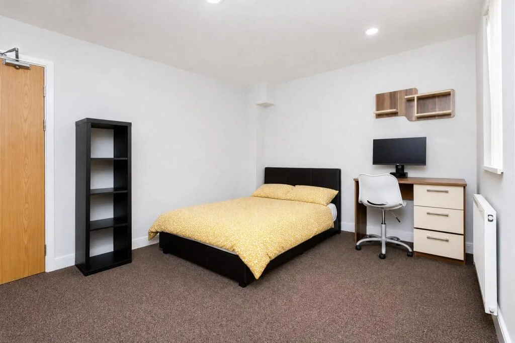 6 bedroom house for rent