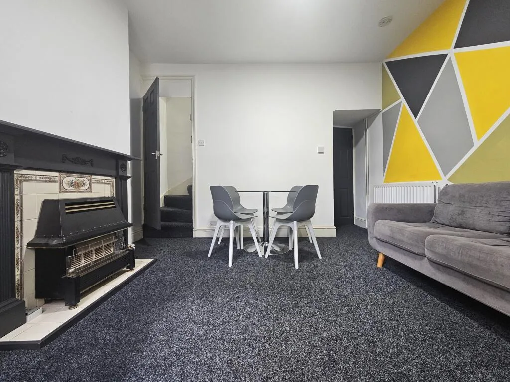 2 bedroom house for rent