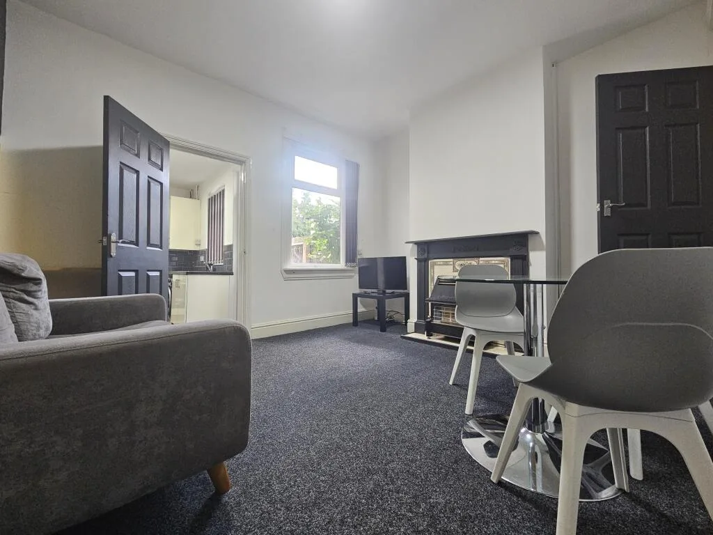 2 bedroom house for rent
