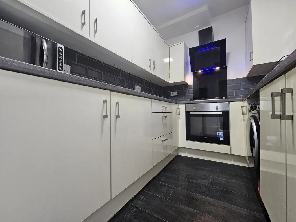 2 bedroom house for rent