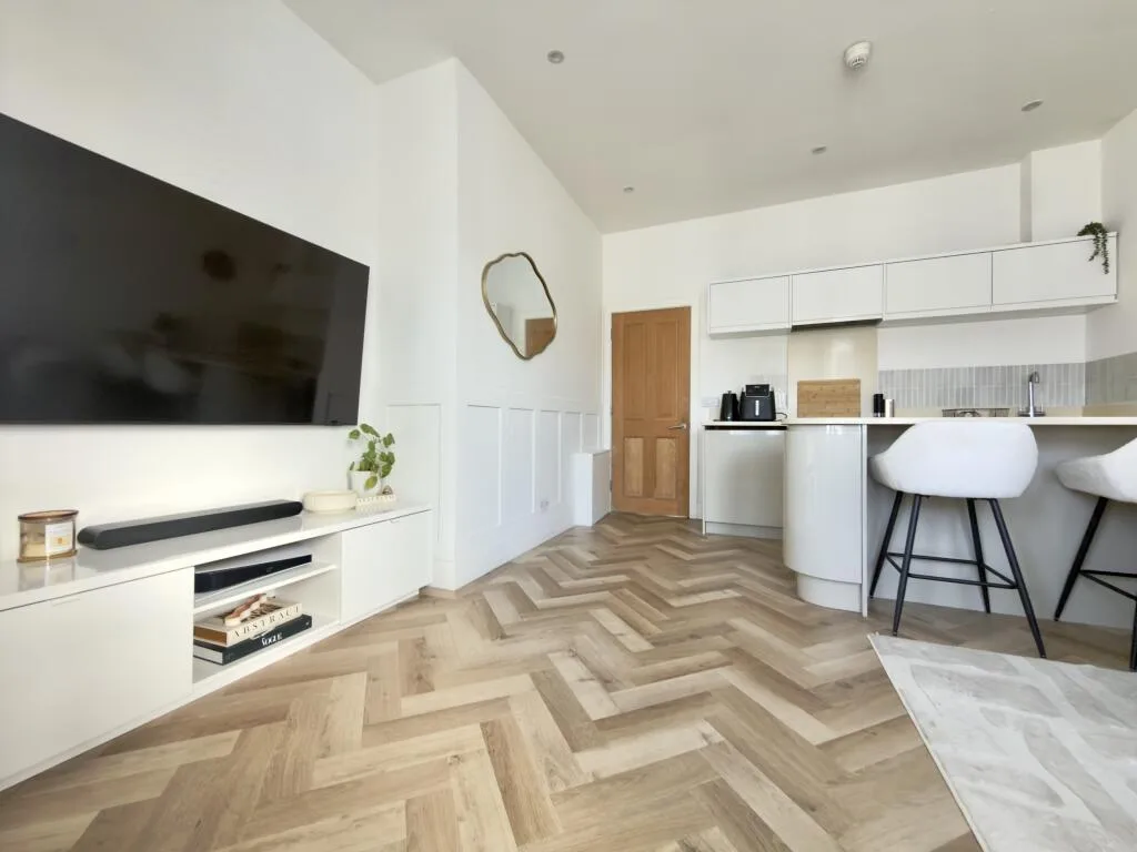 1 bedroom maisonette for rent