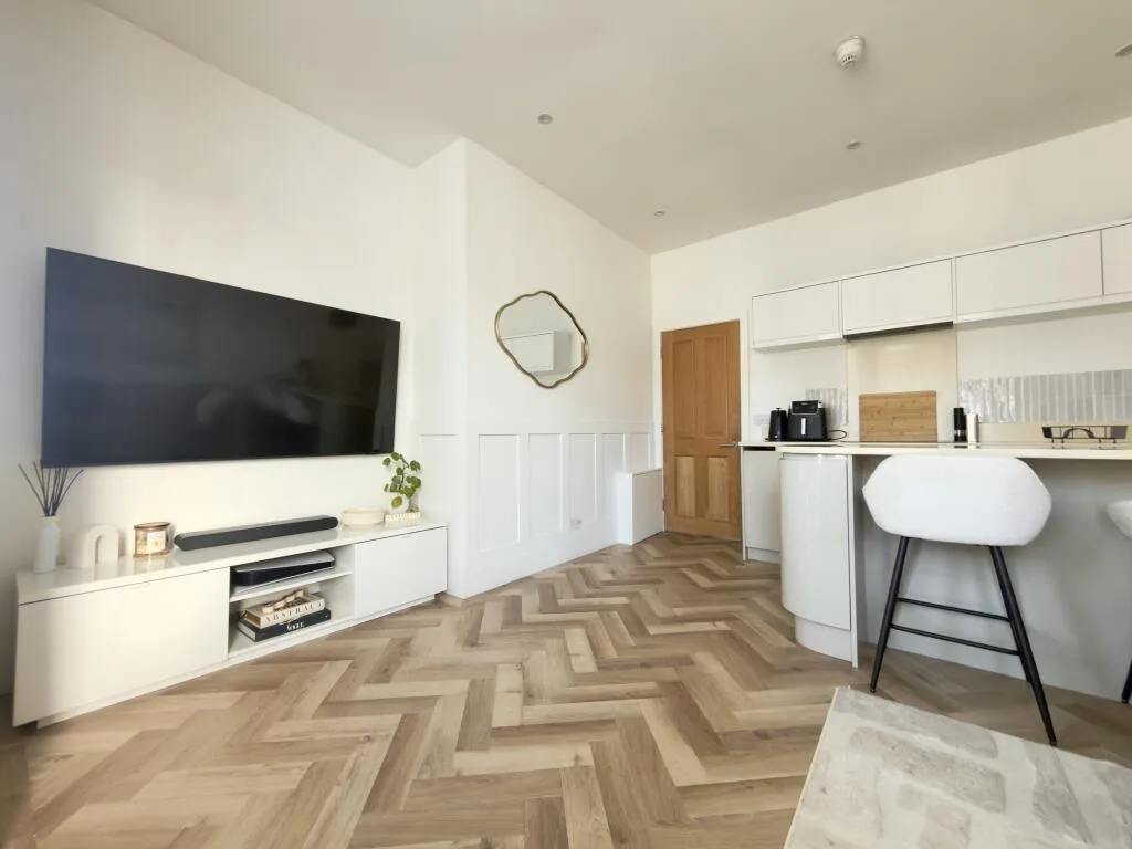 1 bedroom maisonette for rent