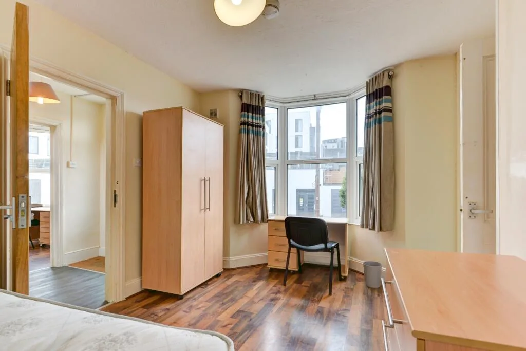 5 bedroom terraced house for rent