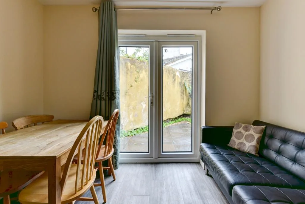 5 bedroom terraced house for rent