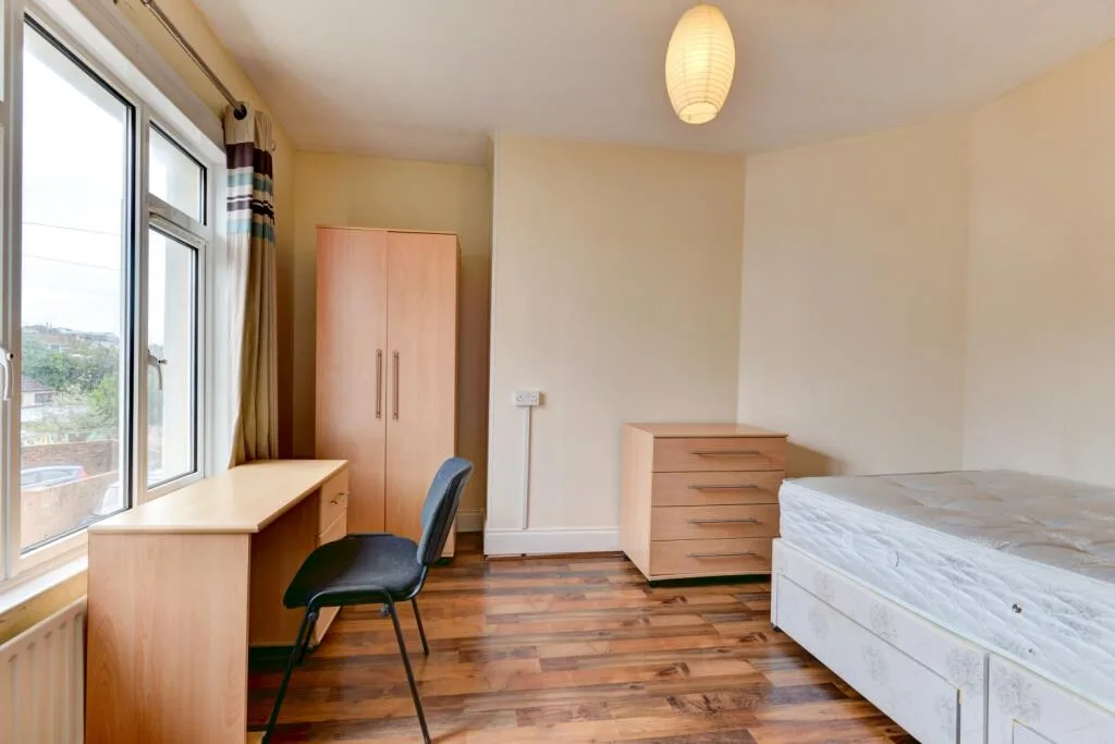 5 bedroom terraced house for rent