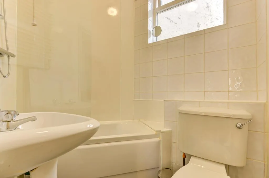 5 bedroom terraced house for rent