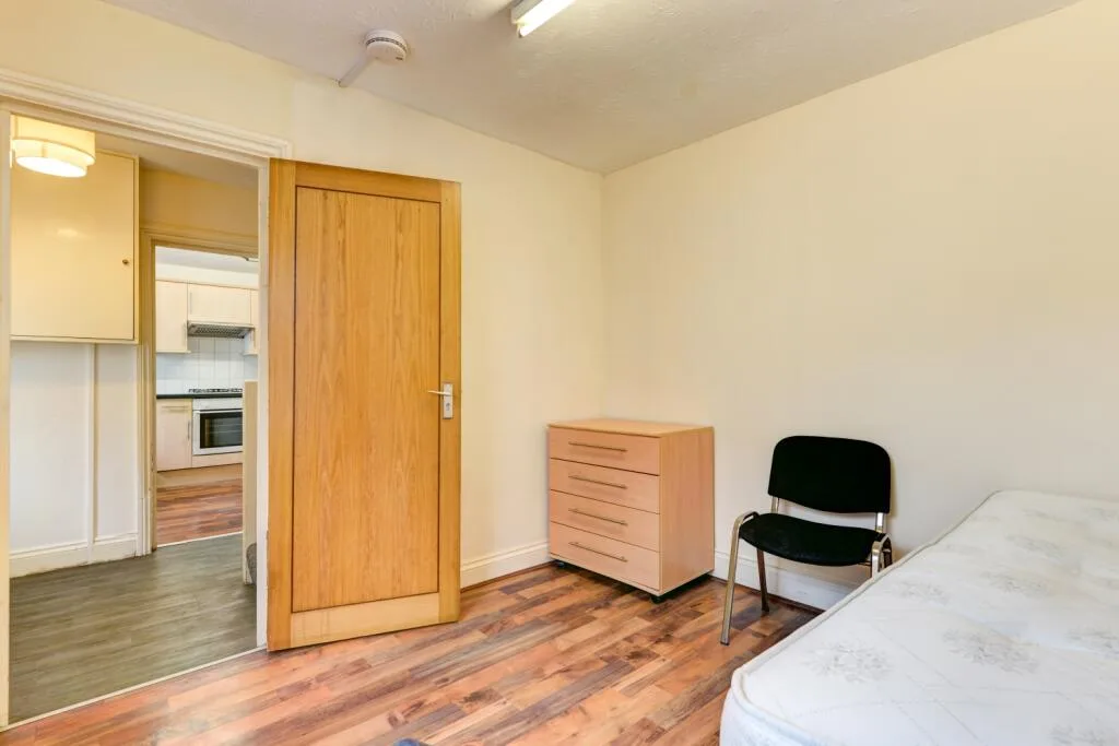 5 bedroom terraced house for rent
