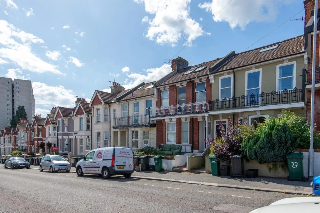 6 bedroom terraced house for rent