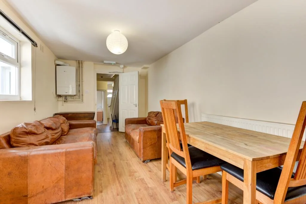 6 bedroom terraced house for rent