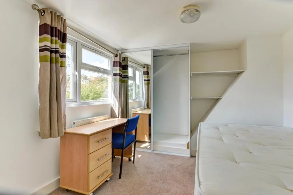 6 bedroom terraced house for rent