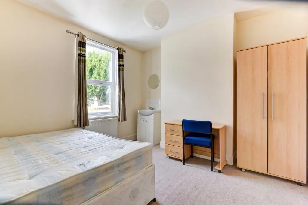 6 bedroom terraced house for rent