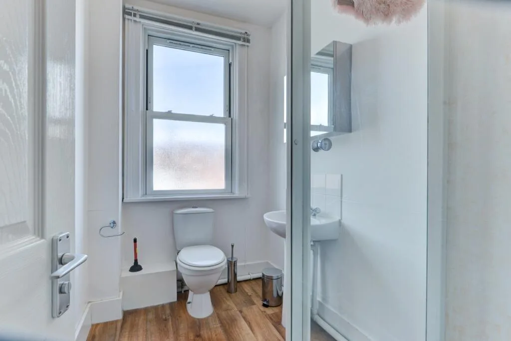 6 bedroom terraced house for rent