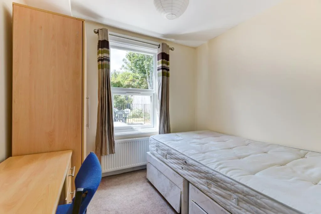 6 bedroom terraced house for rent